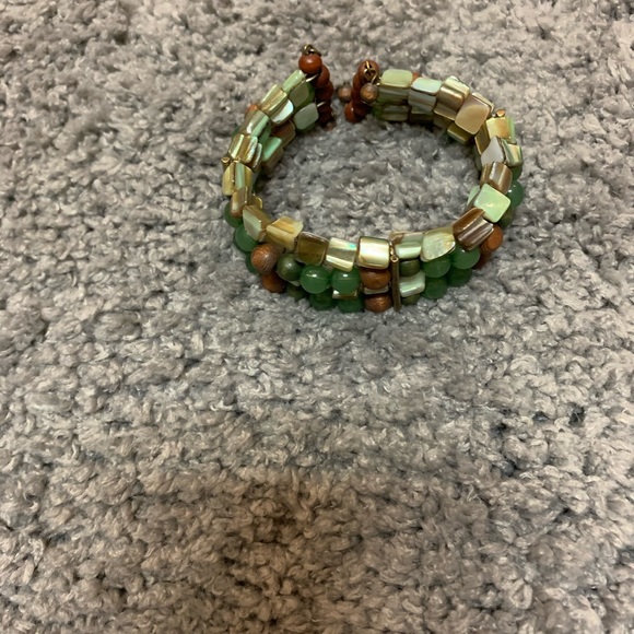 Chunky green bead bracelet - Picture 3 of 4